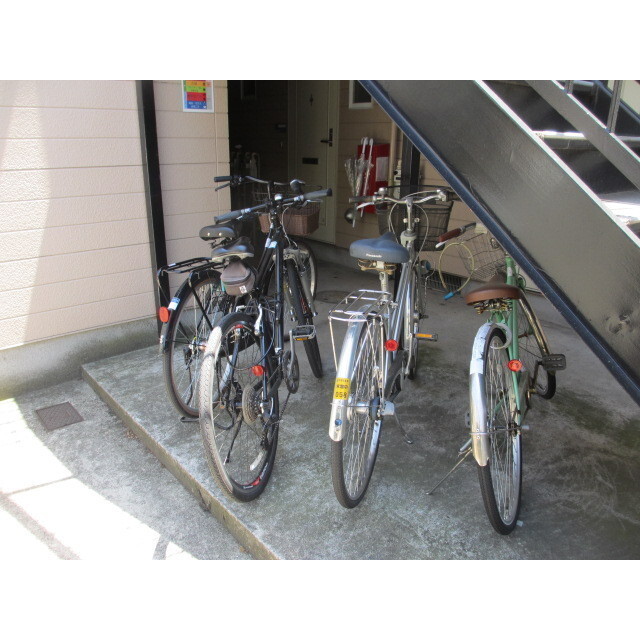 駐輪スペース有(置場有無不明)