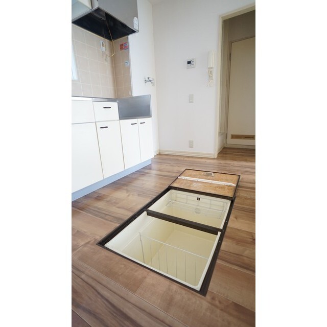 床下収納庫もあります