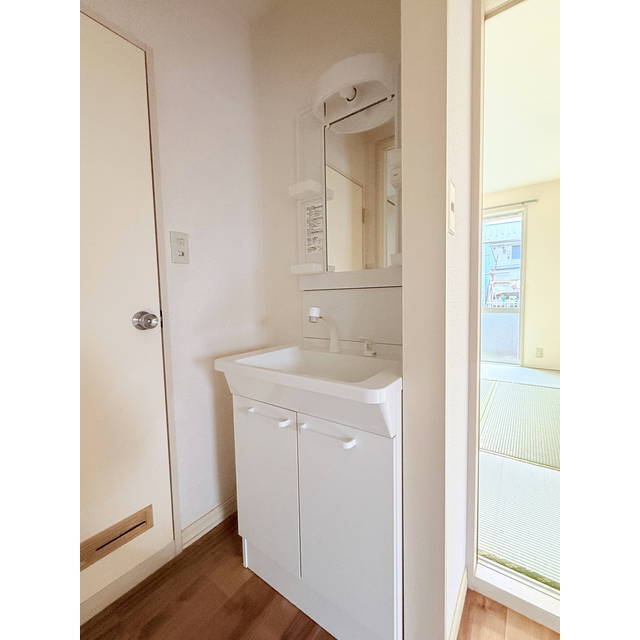 忙しい朝に便利な洗髪洗面化粧台