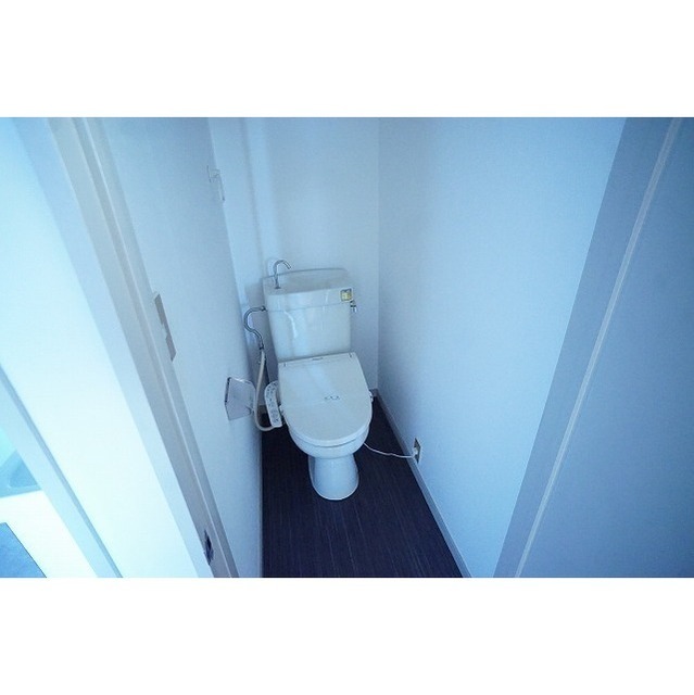 便利な洗浄・暖房機能付き便座です♪