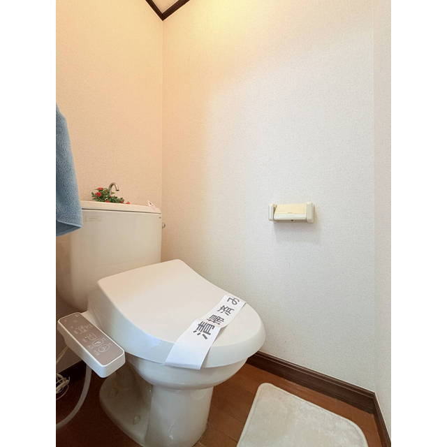 多機能便座付きトイレ！