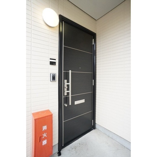 玄関ドアも交換致しました