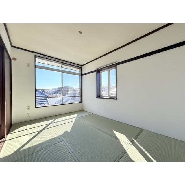 落ち着いた和室のお部屋