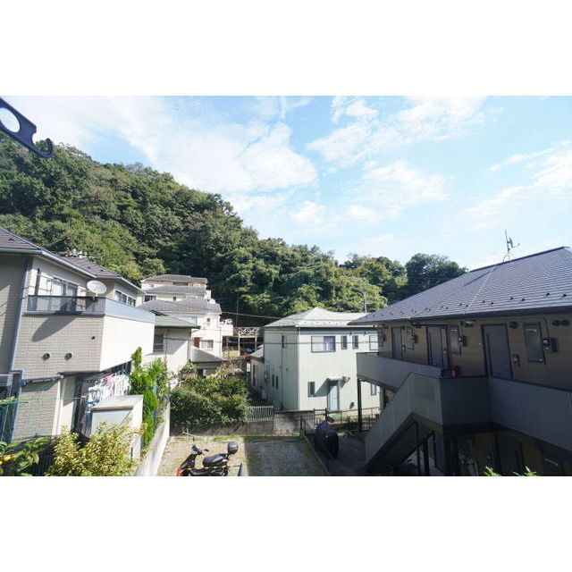 陽当たり・眺望ともに良好な開放感のあるお部屋です。