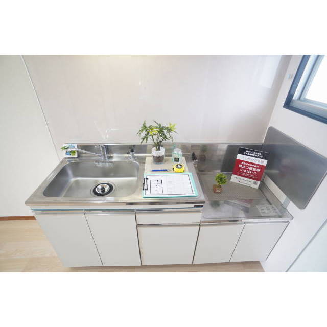 コンロ設置が可能です。シングルレバーで、使いやすい♪