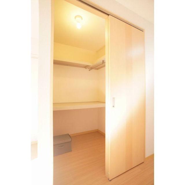 大容量のウォークインクローゼット完備♪