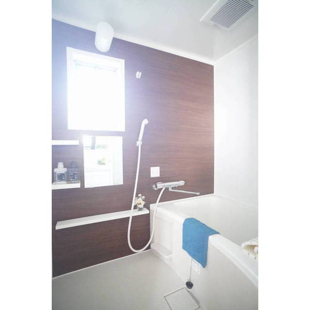 リフォームにて新品の浴室になりました。