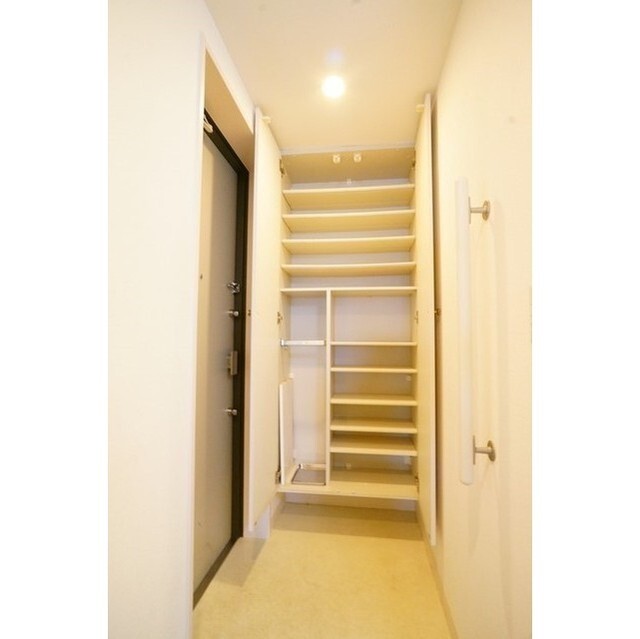 たっぷり収納出来るシューズBOX