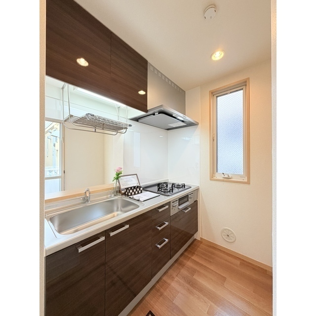 3口ガスコンロのシステムキッチンです