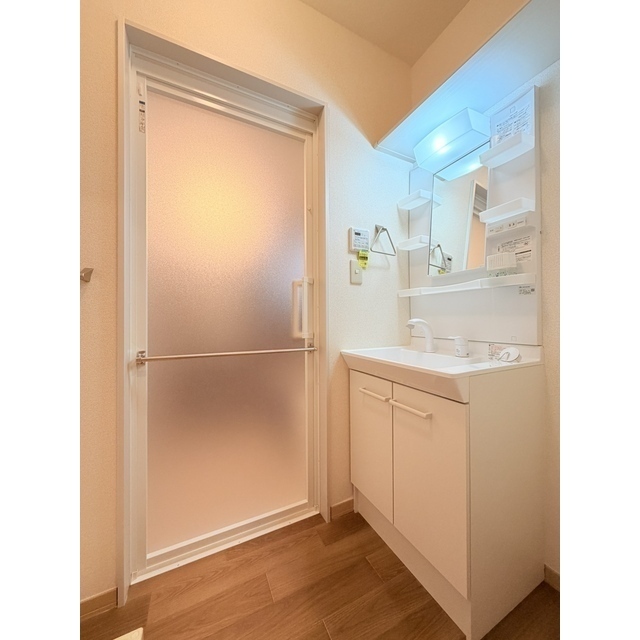 身支度に便利な洗髪洗面台♪