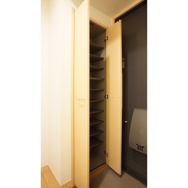 下駄箱はトールサイズ！棚板を外せばブーツもしまえます！