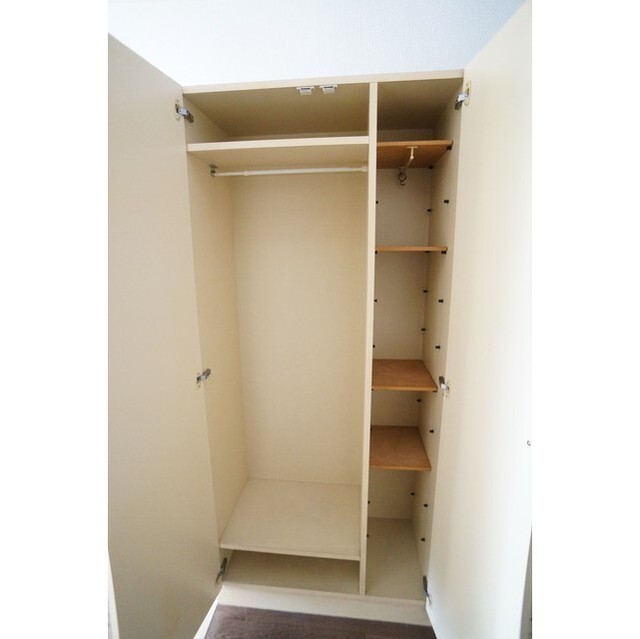 通路にある収納です