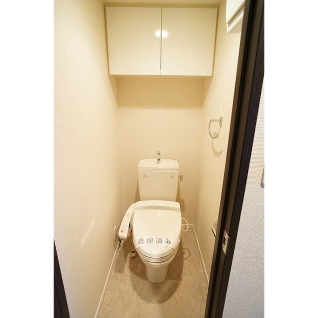 多機能便座付きのトイレ