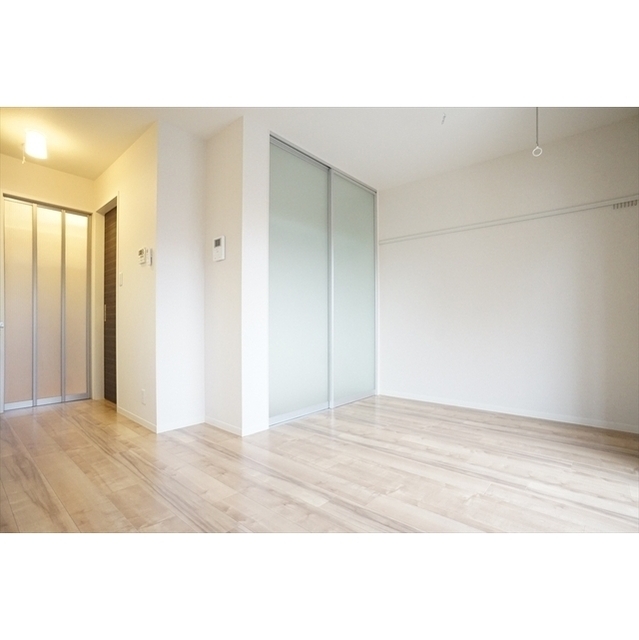 8.6帖の広々な居室！(別室写真)