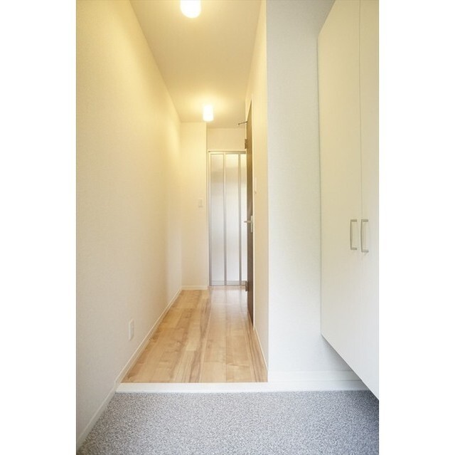 ゆったり広めの玄関スペース！(別室写真)