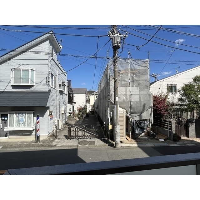 道路より一段上がっています