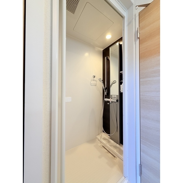 シングルライフはシャワーで十分ですね♪