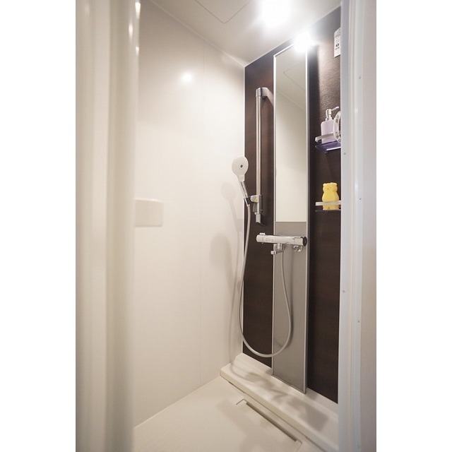 シャワールーム仕様（浴槽はなし）