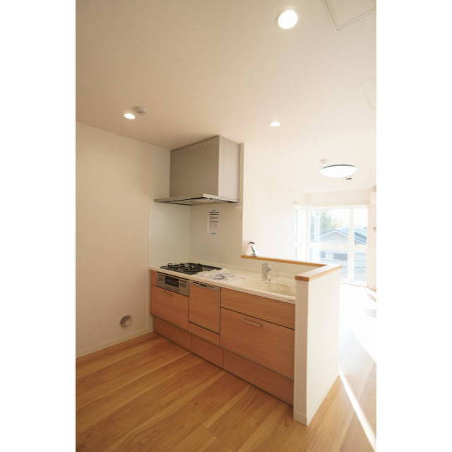 開放感のある対面式キッチン♪食洗器付きです！