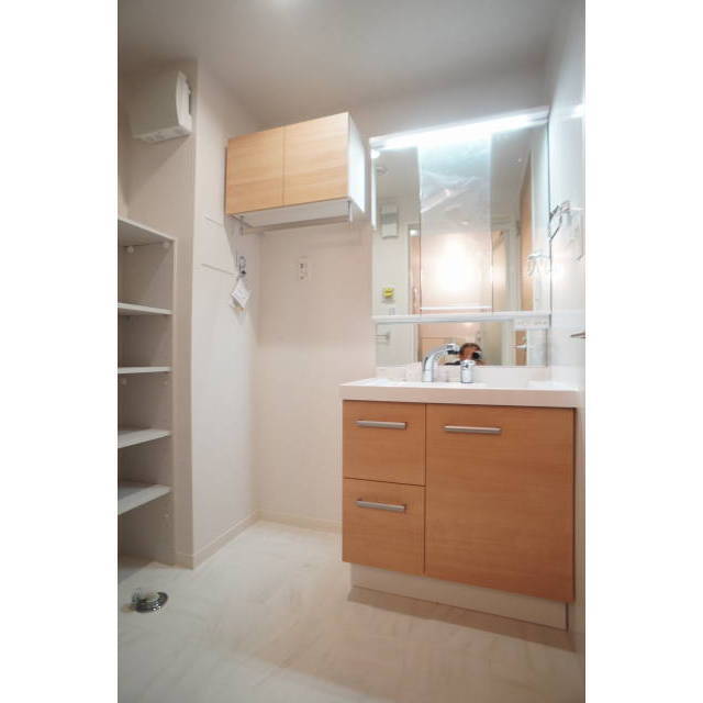 タオル棚もある洗面スペース♪