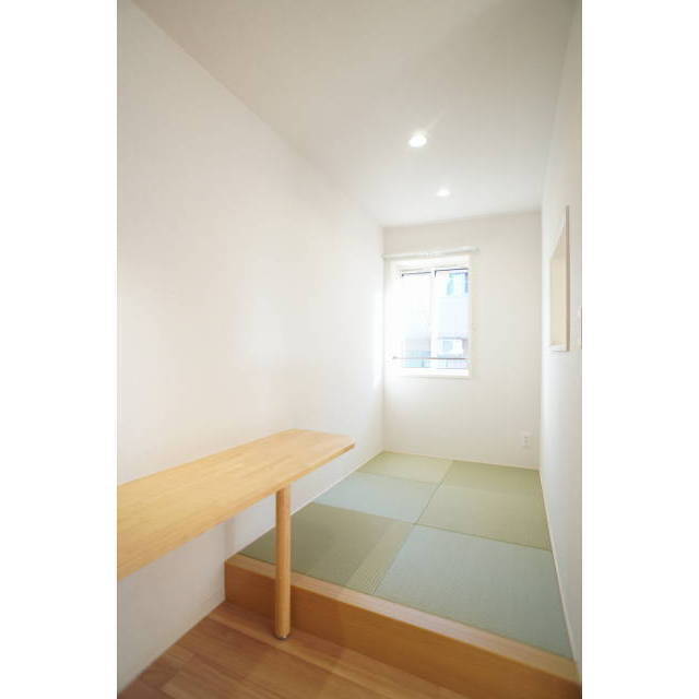 ワークスペースにも使えるちょっとした和室♪