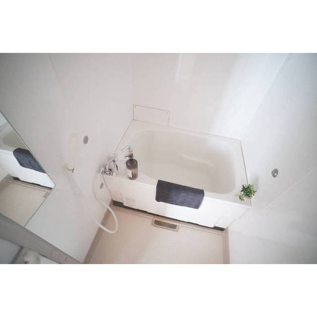 白基調でシンプルなバスルーム♪