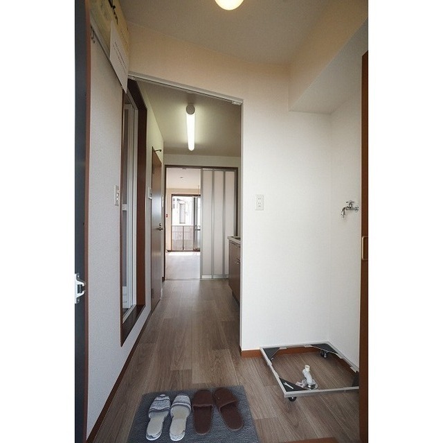 室内洗濯機置き場があります♪