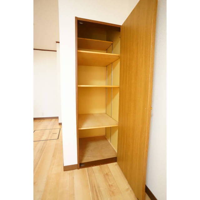 豊富な収納スペースでお荷物もすっきり収納♪