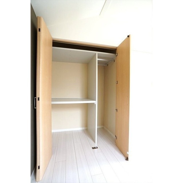 天井高で奥行も十分なクローゼット