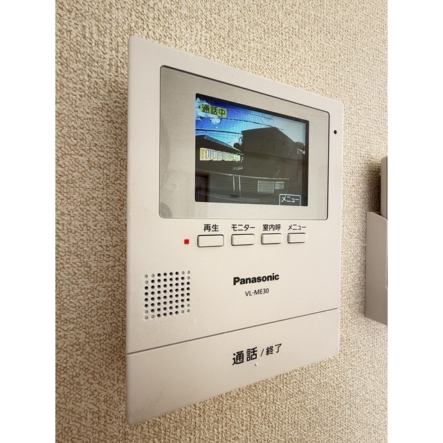 カラーモニターで来訪者もバッチリ