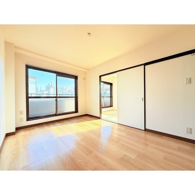 南側の洋室!エアコン設置可能です!