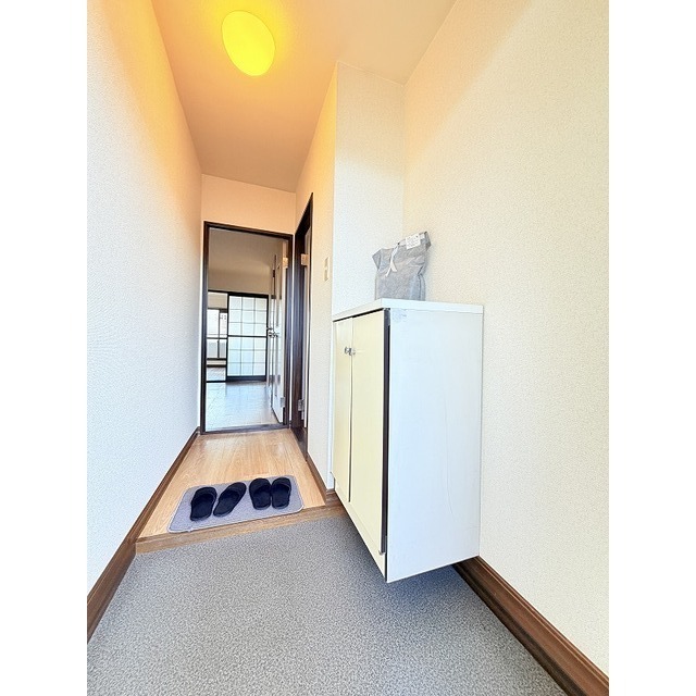 玄関ホールでプライベート空間を守ります♪