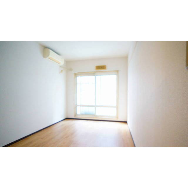 明るいお部屋です