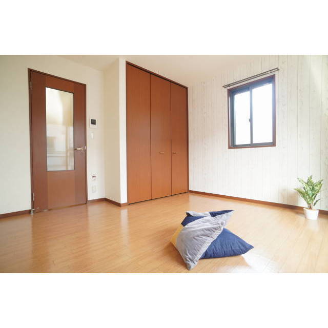 6.8帖の洋室になります。