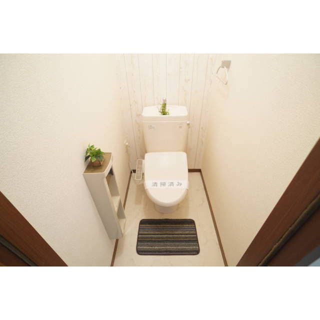 嬉しい洗浄便座付きです。