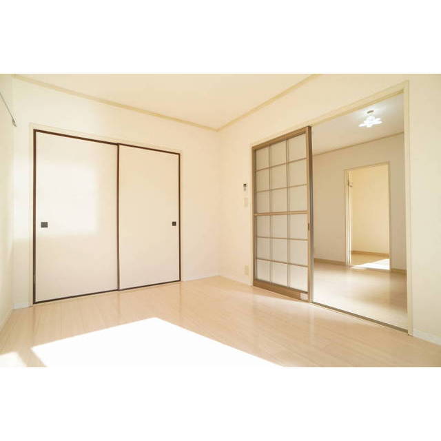 全居室に収納スペースがございます♪