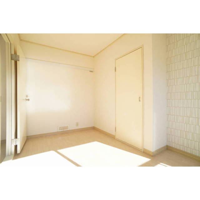 全居室に収納スペースがございます♪