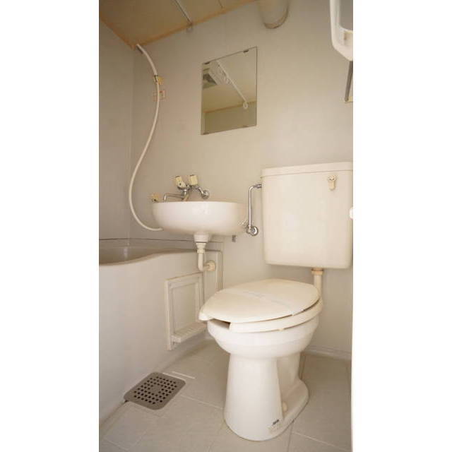 浴室と一体型のトイレ