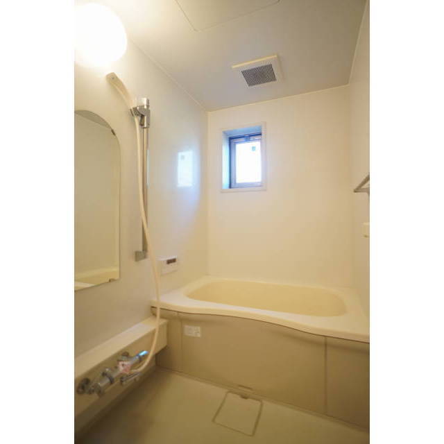 窓のあるバスルーム♪追焚付です！