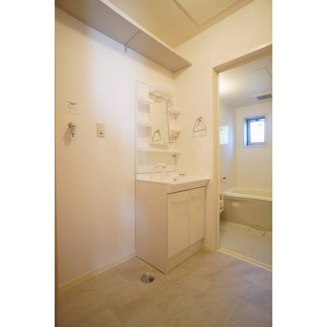 便利な独立洗髪洗面化粧台♪