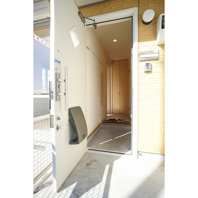 広々とした玄関で余裕のある空間に♪