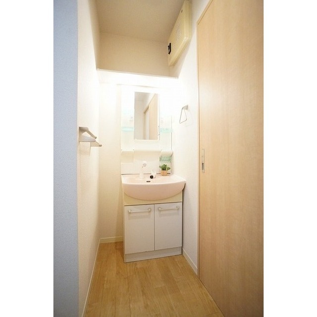 使いやすい独立洗面台です！