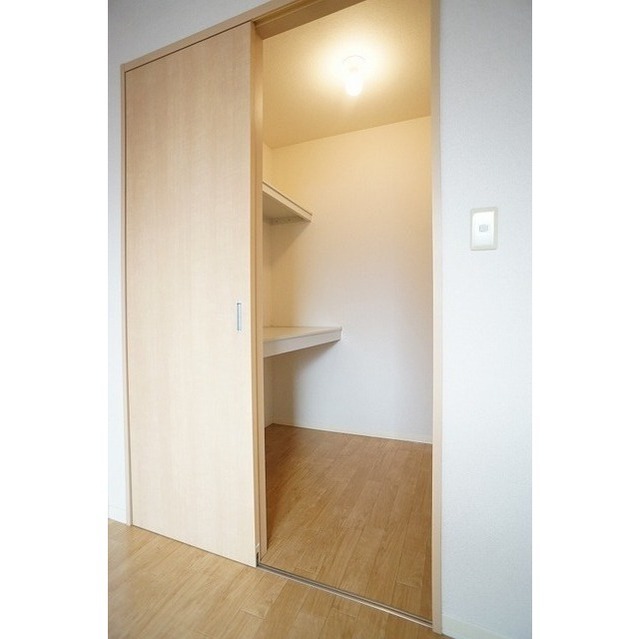 便利なウォークインクローゼット付き♪