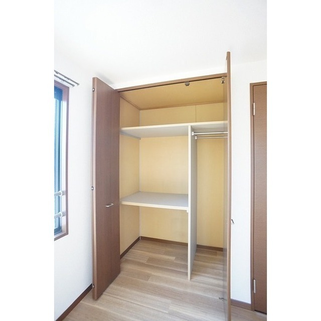 8.6帖洋室のクローゼットです♪