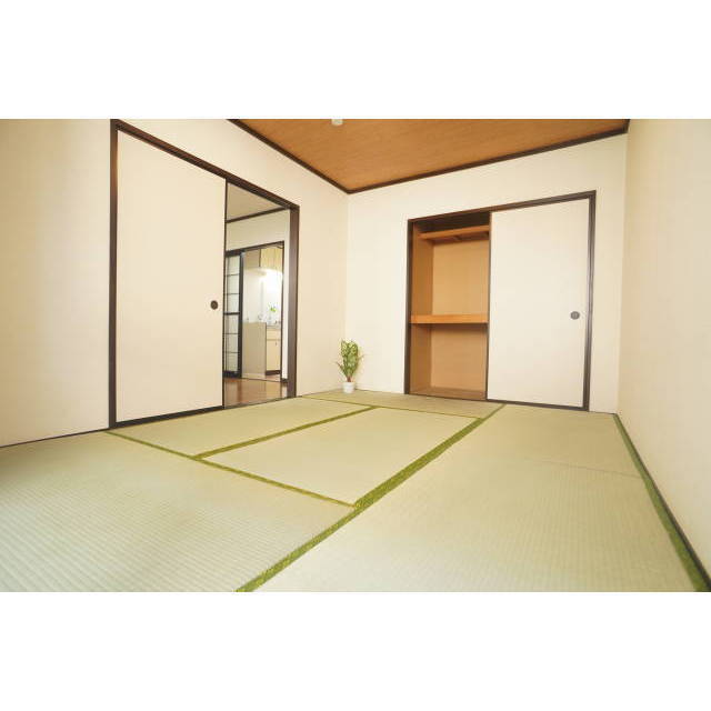 6帖の和室になります。