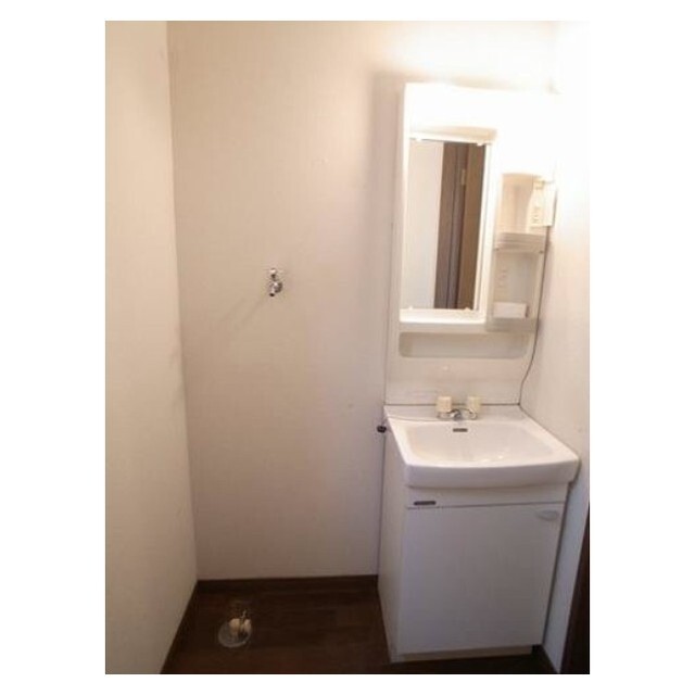 身支度には欠かせない独立洗面台