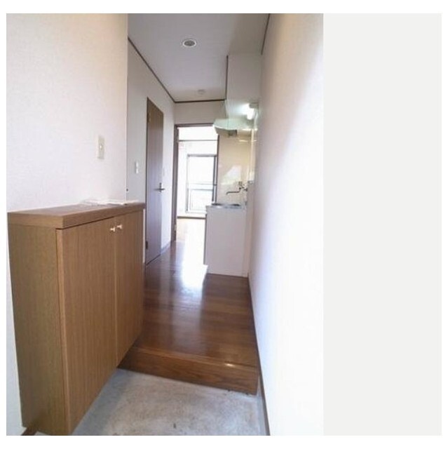 玄関にはシューズボックスが付いてます♪