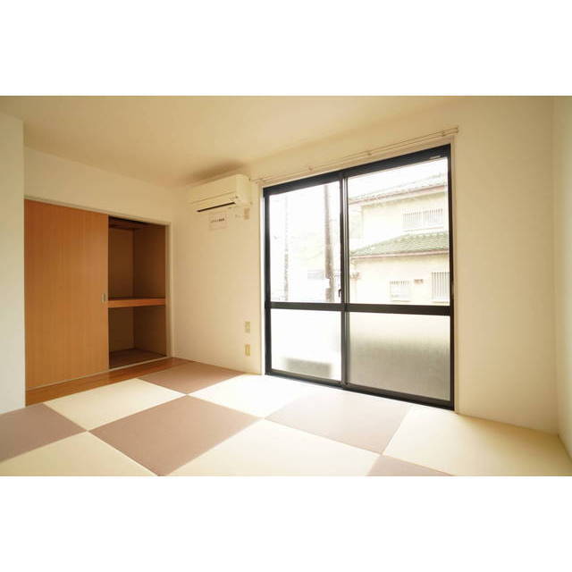 オシャレなモダン畳を採用♪