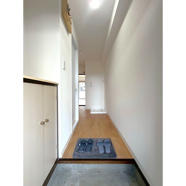 玄関から室内が見えづらいです