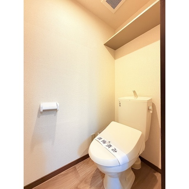 便利な洗浄・暖房機能付き便座です♪